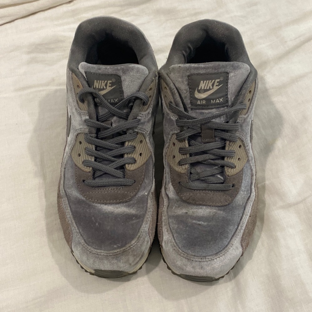 Nike air maxs